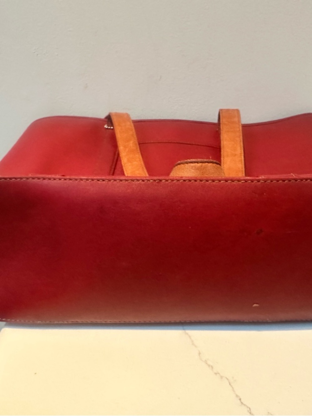 Coach Vintage 2003 Hampton Leatherware with Bullseye logo on creed. Leather Tote - Picture 12 of 14